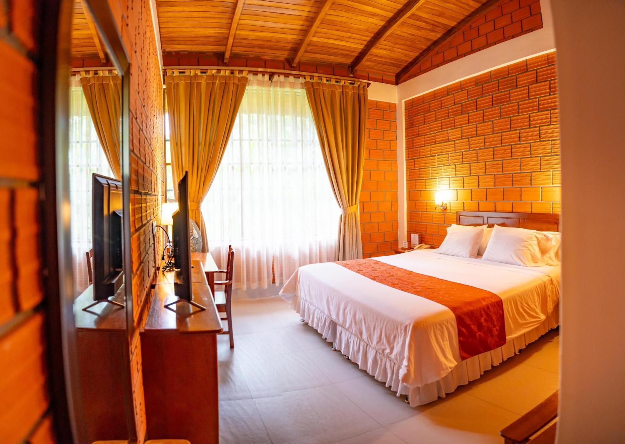 Altavista Casahotel - Asociado Casa Andina Moyobamba Buitenkant foto