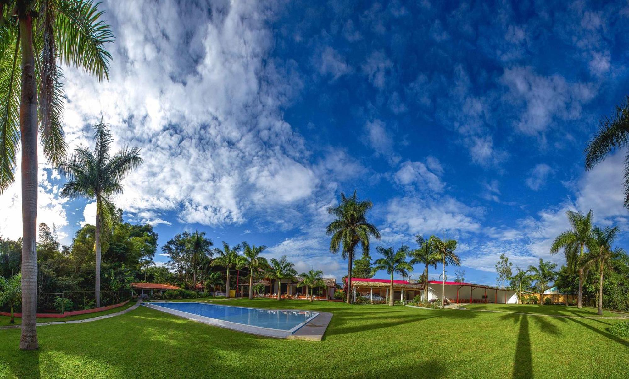 Altavista Casahotel - Asociado Casa Andina Moyobamba Buitenkant foto
